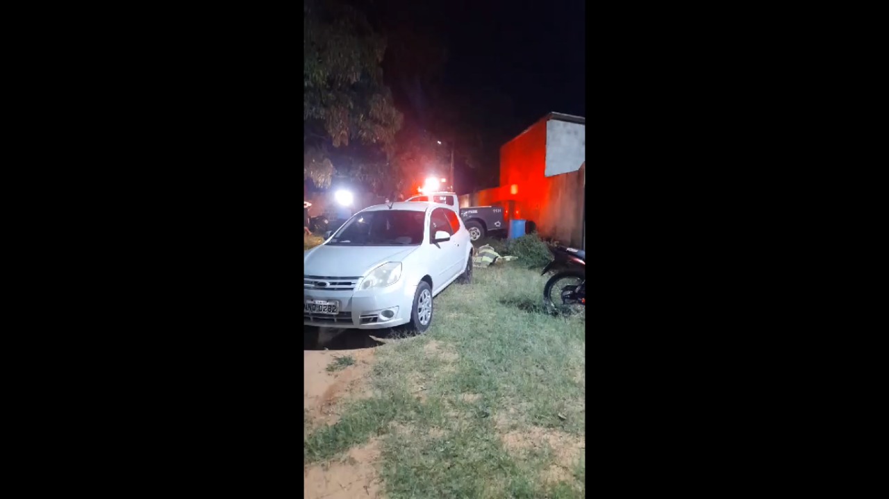 Criminosos invadem jogo de futebol e atiram em duas vítimas em praia do RN