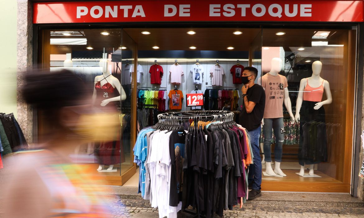 Mais da metade dos brasileiros quer comprar presentes no Dia das Mães