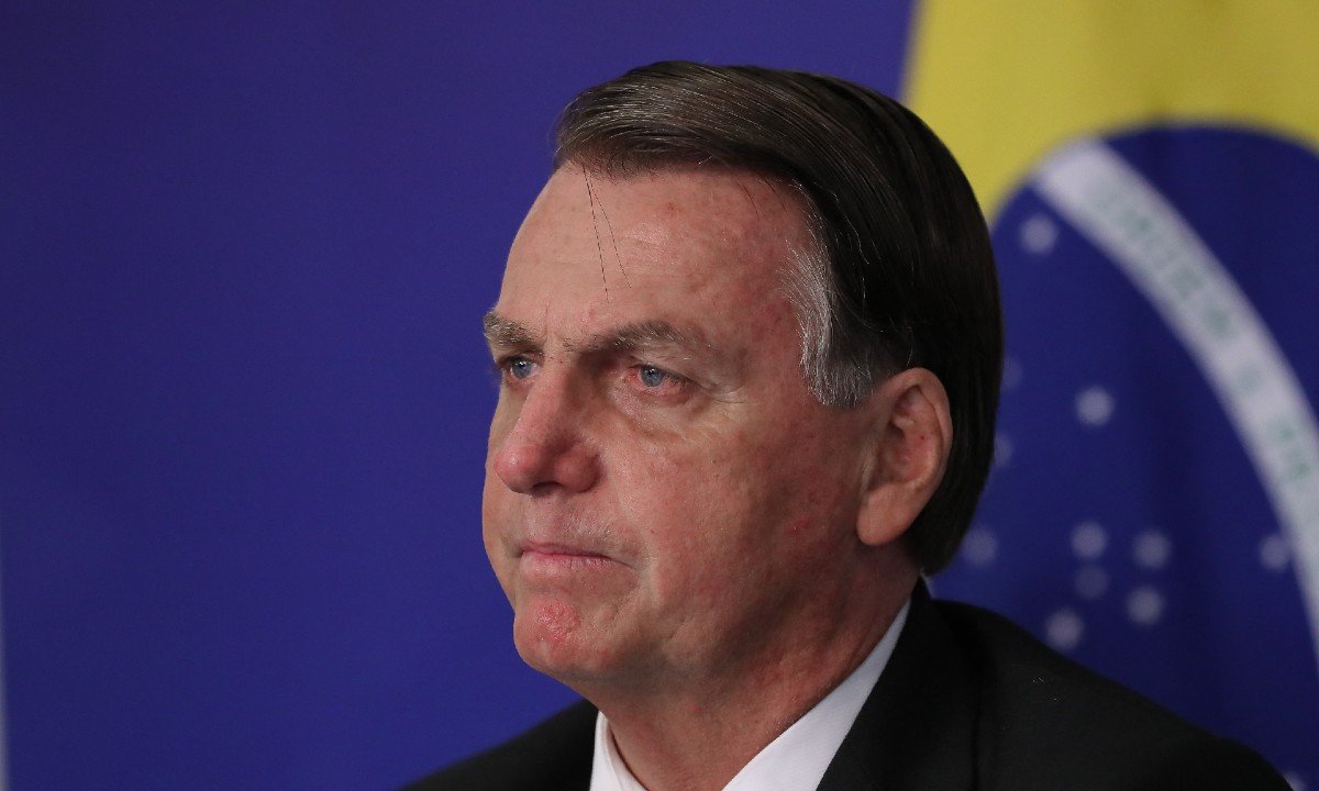Bolsonaro: Governadores estão respeitando o direito de a pessoa ter um emprego?