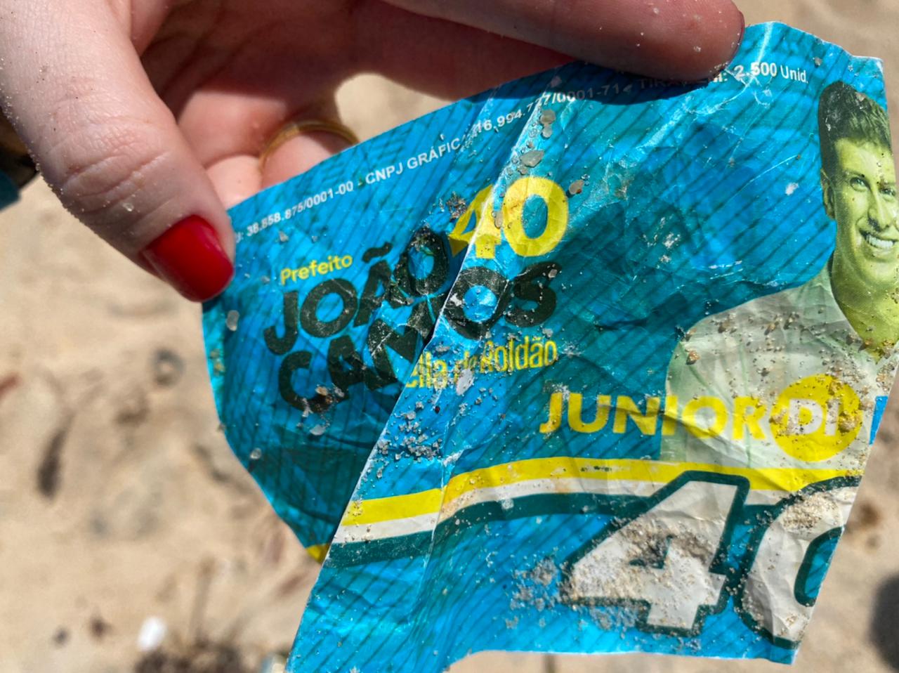 Fotos indicam possível origem de lixo achado nas praias do RN; veja