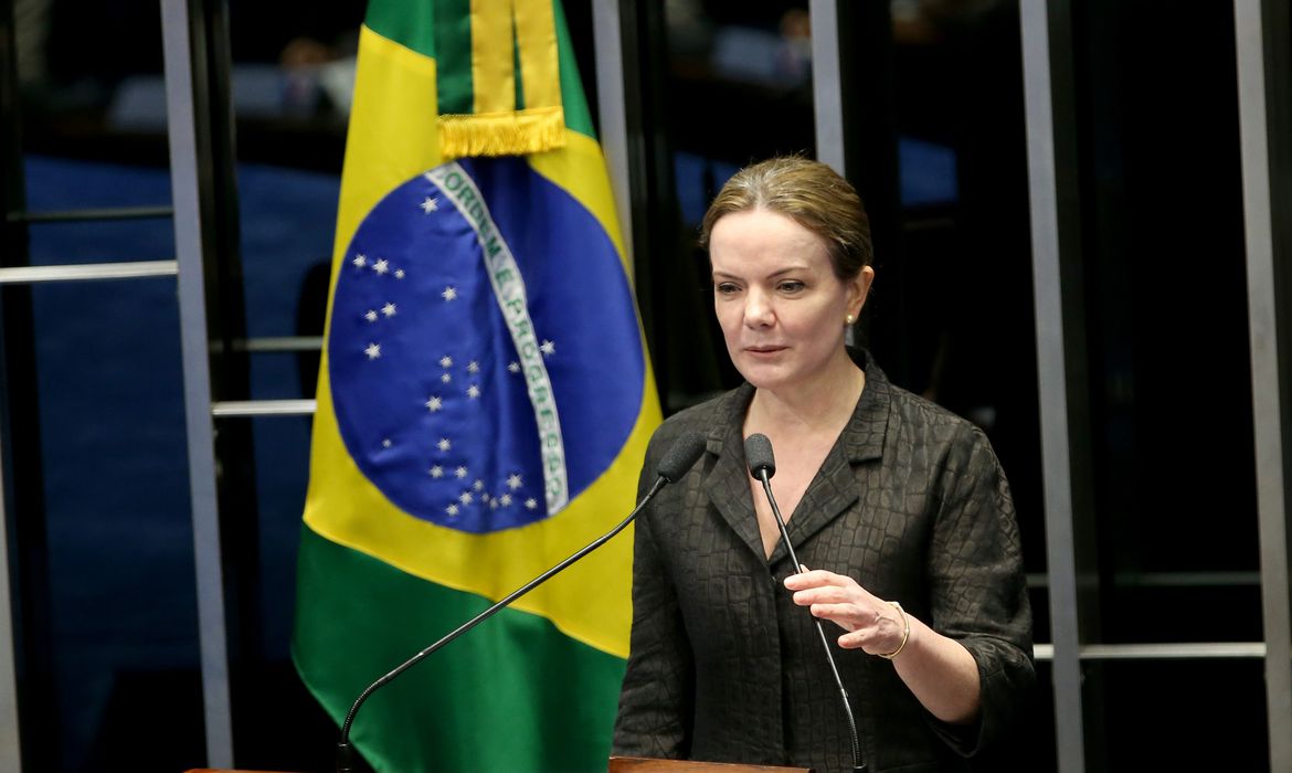 Gleisi Hoffmann nega que houve corrupção do PT na Petrobras