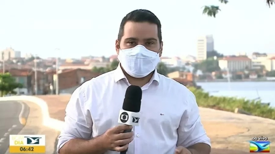 Repórter da Globo tem celular furtado durante jornal