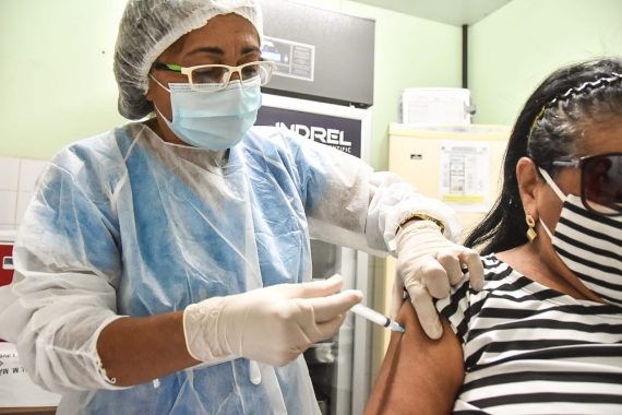 Natal inicia hoje imunização dos idosos de 60 anos; saiba onde se vacinar