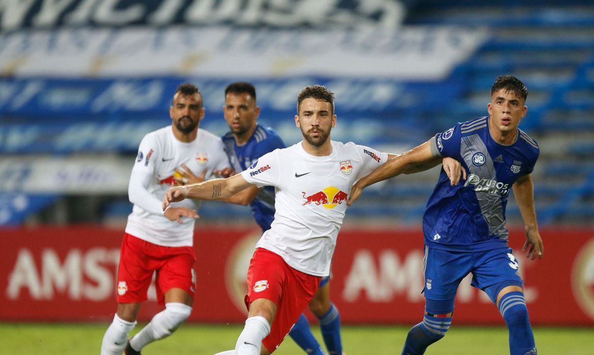 Sul-Americana: Bragantino apaga no segundo tempo e leva 3 do Emelec
