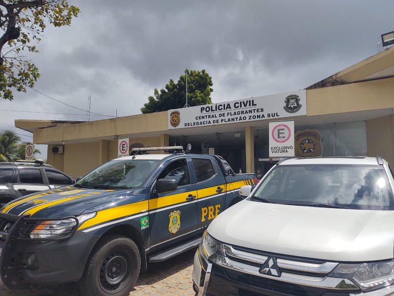 PRF recupera veículo roubado e prende homem por receptação em Natal