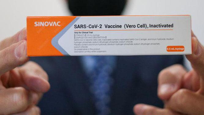Natal inicia vacinação de idosos de 76 anos com 2ª dose da Coronavac