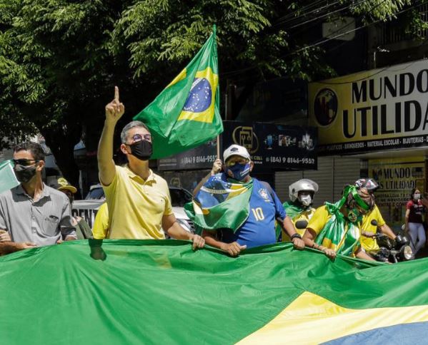 'Por parte de Fátima só se vê inação e omissão', diz deputado em protesto