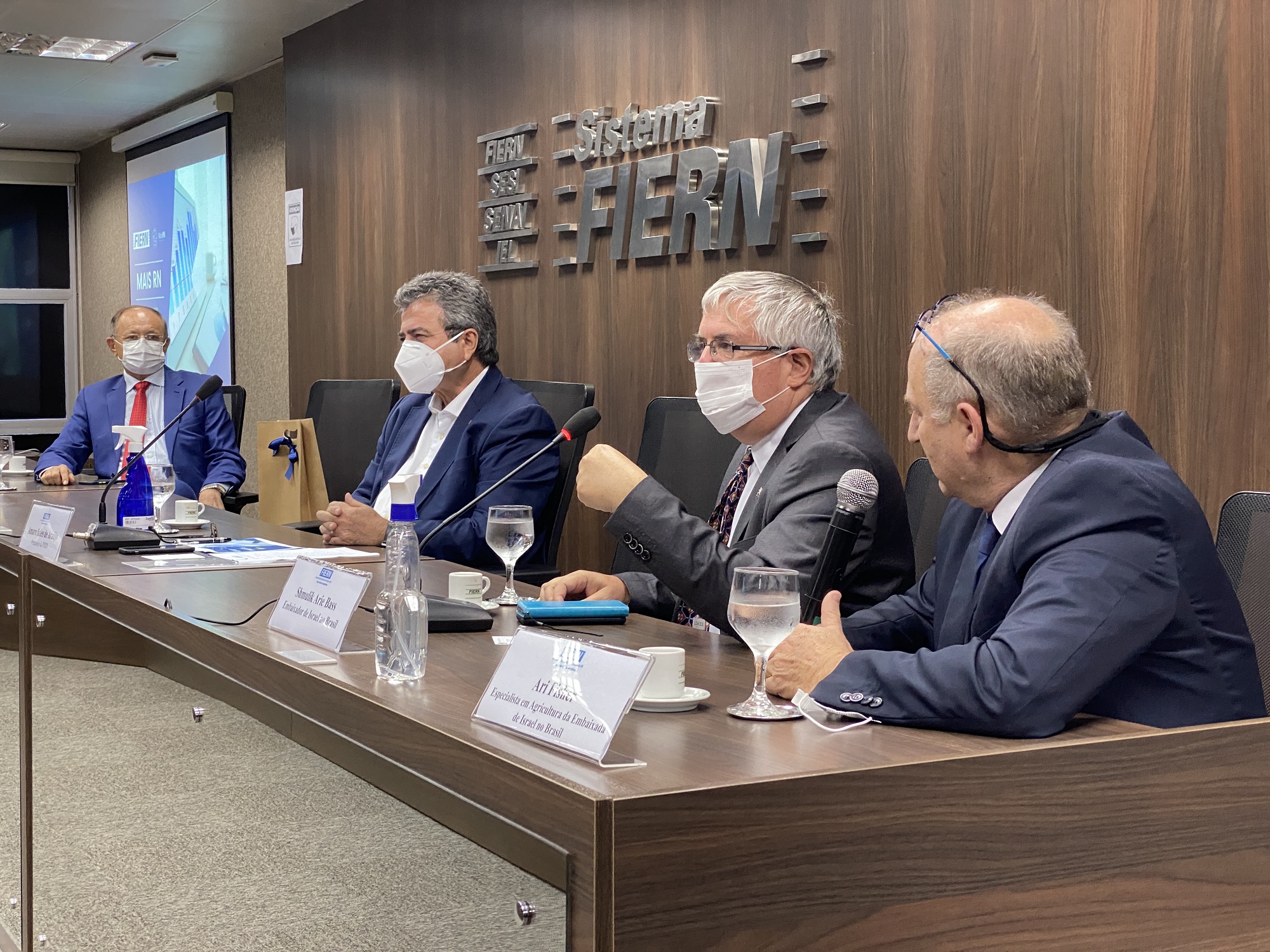 FIERN recebe embaixador de Israel