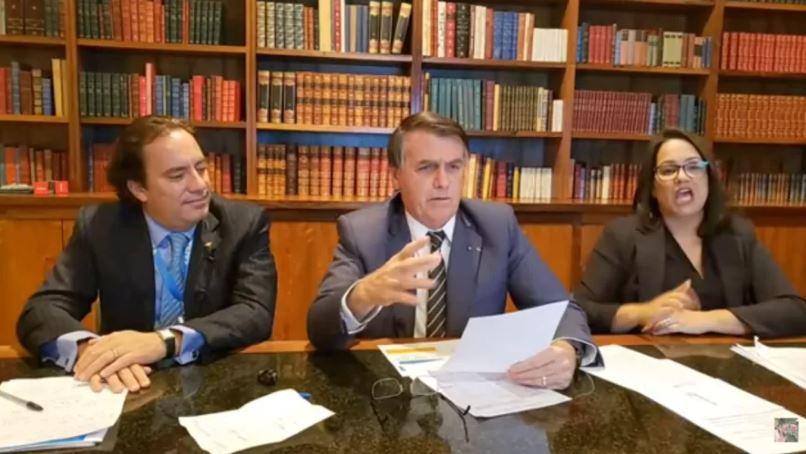 Bolsonaro chama Jornal Nacional de ‘lixo’ e diz que prefere assistir ao Chaves