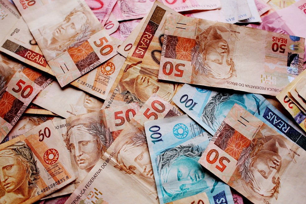 Mesmo com arrecadação recorde em 2021, salários continuam atrasados no RN