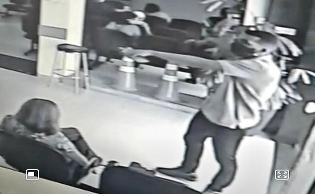 VÍDEO: Trio invade clínica e assalta pacientes e funcionários em Natal