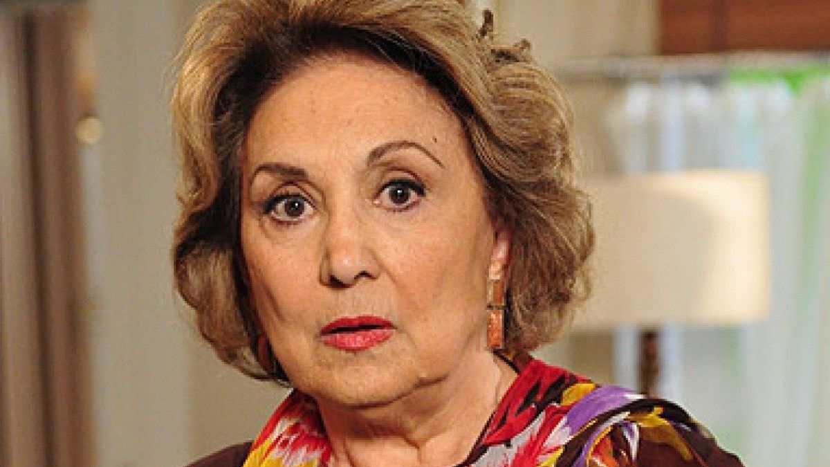 Estrela de novelas da Globo tem câncer no ovário e está internada na UTI
