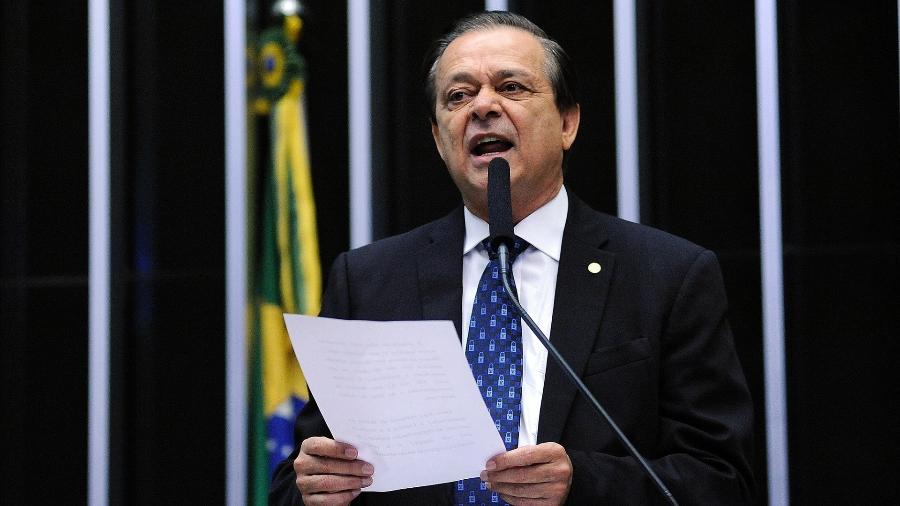 Dirigente de clube brasileiro critica comentarista da Globo: “Viciado em drogas”