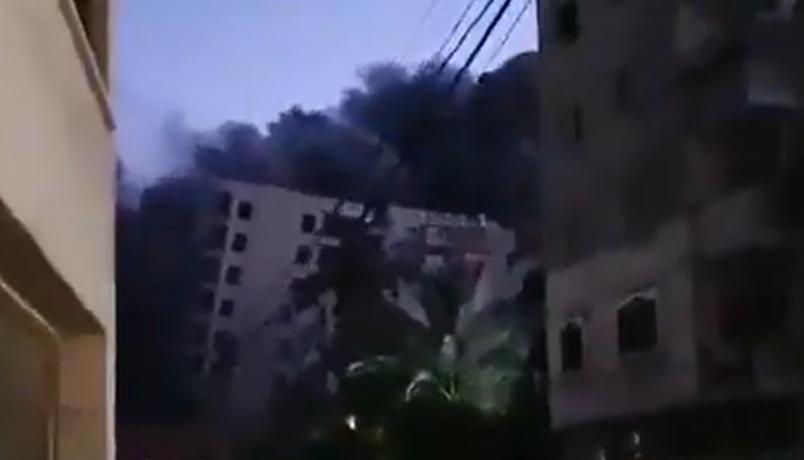 Prédio de 13 andares desaba após ataque aéreo; veja vídeo