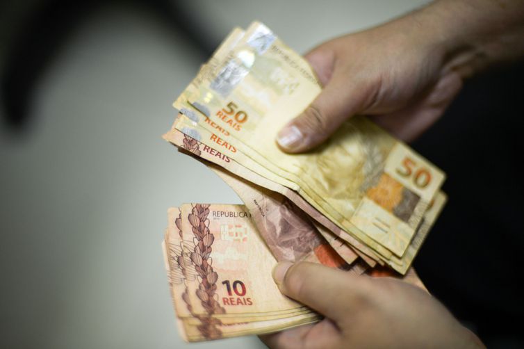 Governo publica reajuste de 12% retroativo a março para auditores fiscais do RN