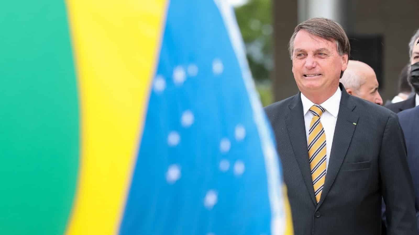 VÍDEO: Multidão recebe Bolsonaro na terra de Renan Calheiros