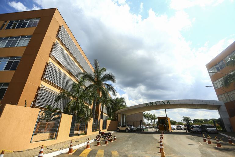 Anvisa libera uso emergencial de segundo coquetel contra a Covid-19