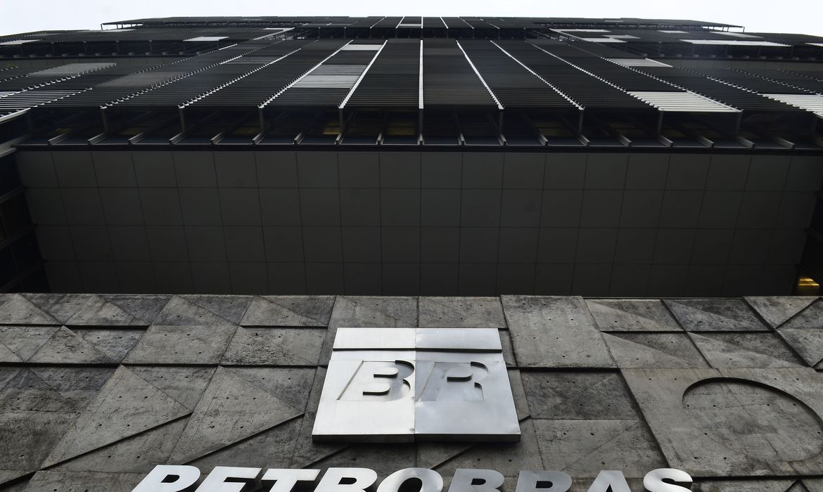 Petrobras reverte prejuízo e tem lucro de R$ 1,2 bilhão no primeiro trimestre