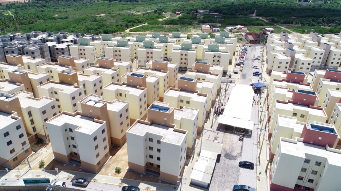 Rogério Marinho entrega casas e anuncia recursos para obras no RN
