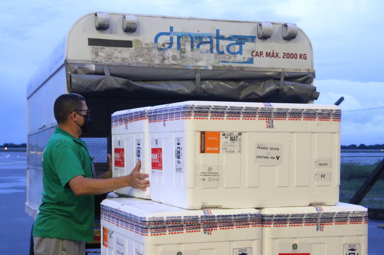RN recebe mais um lote de CoronaVac na manhã desta sexta, anuncia Fátima