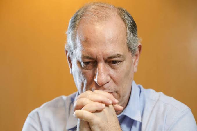 Justiça de São Paulo penhora dinheiro de Ciro Gomes