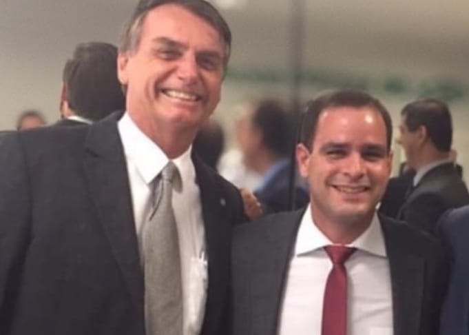 Câmara de Extremoz aprova entrega de Título de Cidadão a Bolsonaro