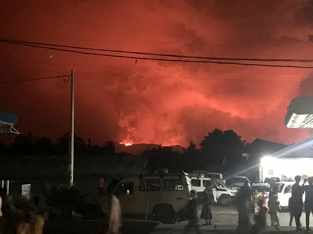 Vulcão entra em erupção na região leste do Congo; veja