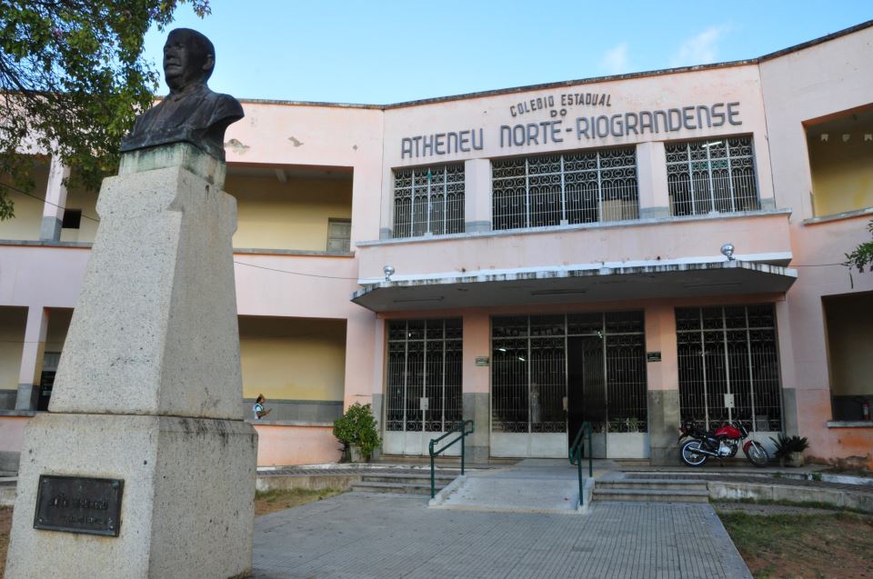 MP e Defensoria pedem na Justiça retomada de aulas presenciais no RN