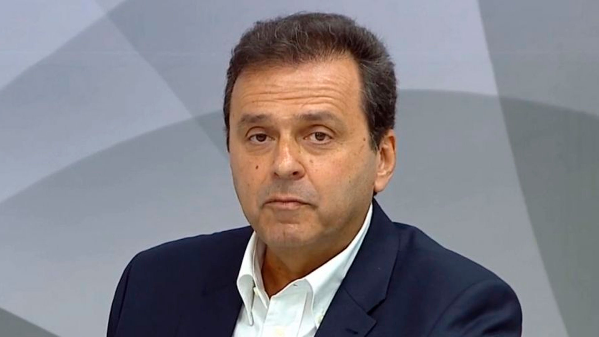 VÍDEO: "Estou pronto para ser candidato a governador", diz Carlos Eduardo Alves