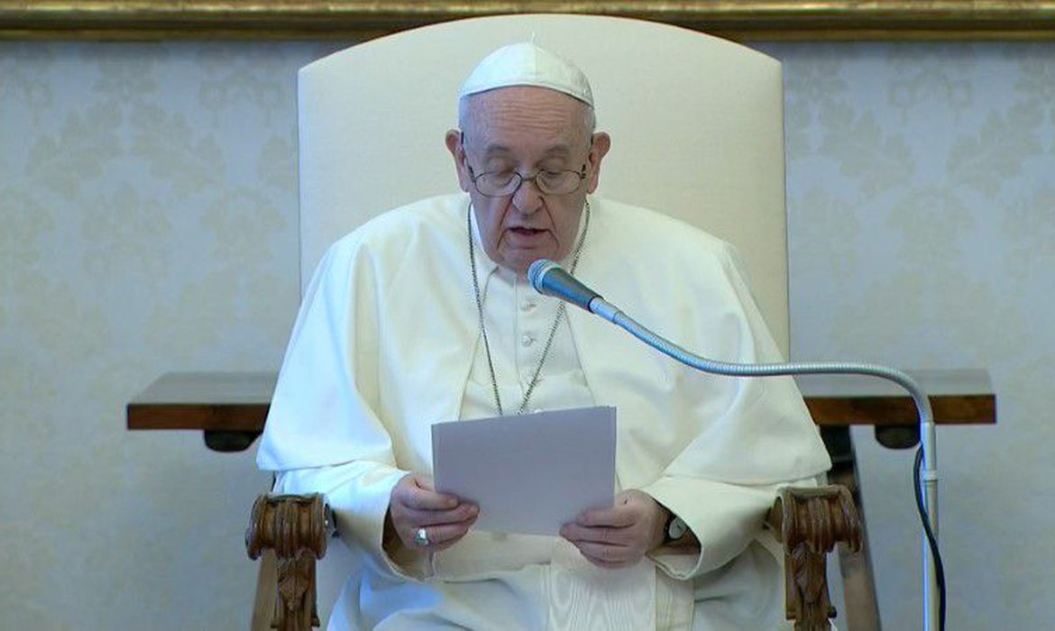 Papa pede inquérito sobre forma como Igreja tratou denúncias de abuso sexual