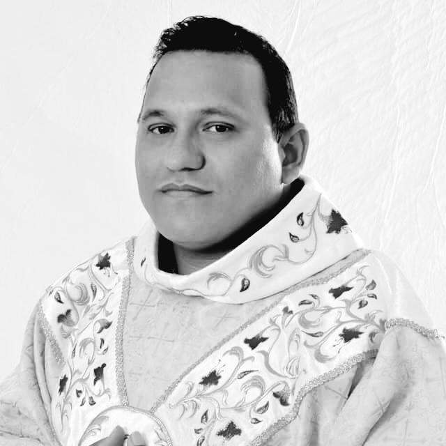 Padre de 41 anos morre por complicações da Covid em Natal