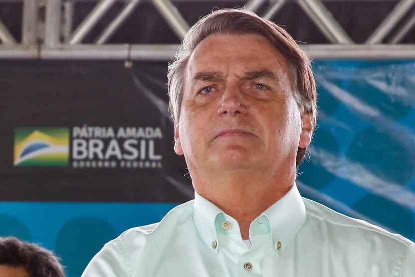 Bolsonaro diz que senador da CPI da Covid é "PhD em corrupção"