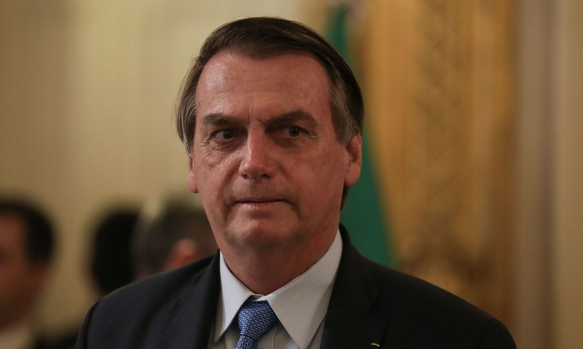 Bolsonaro sobre ida a novo partido: “Está quase certo, estamos negociando”