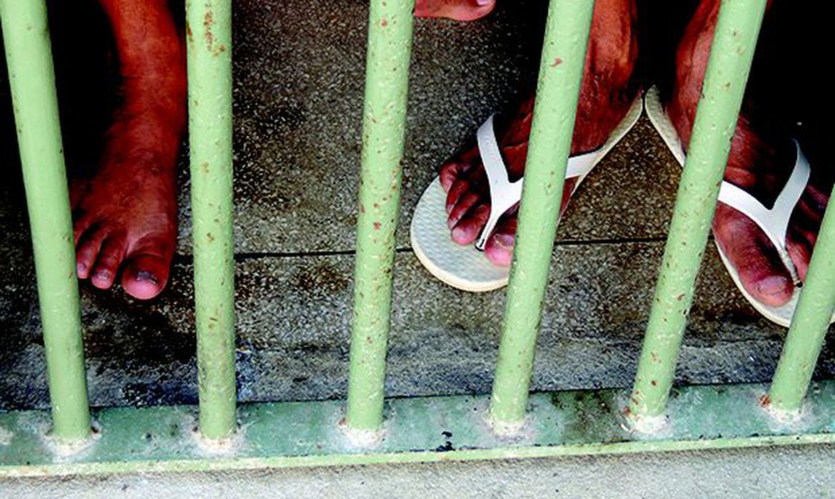 População de Natal abaixo de 60 só começará a ser vacinada após os presos