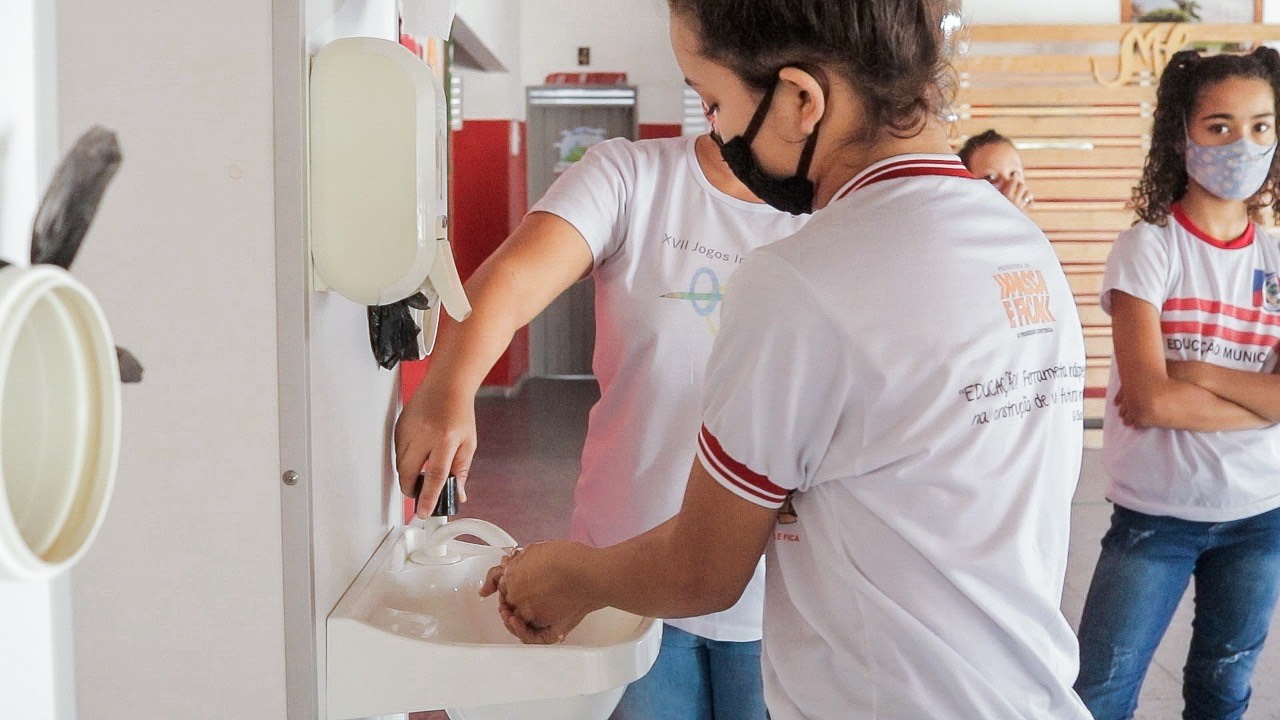 Após testagem em massa e vacinação, Passa e Fica retoma aulas com segurança