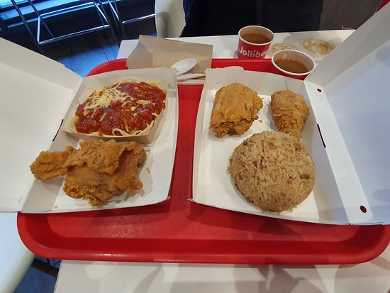 FOTO: Mulher se assusta ao pedir frango em restaurante e receber toalha frita