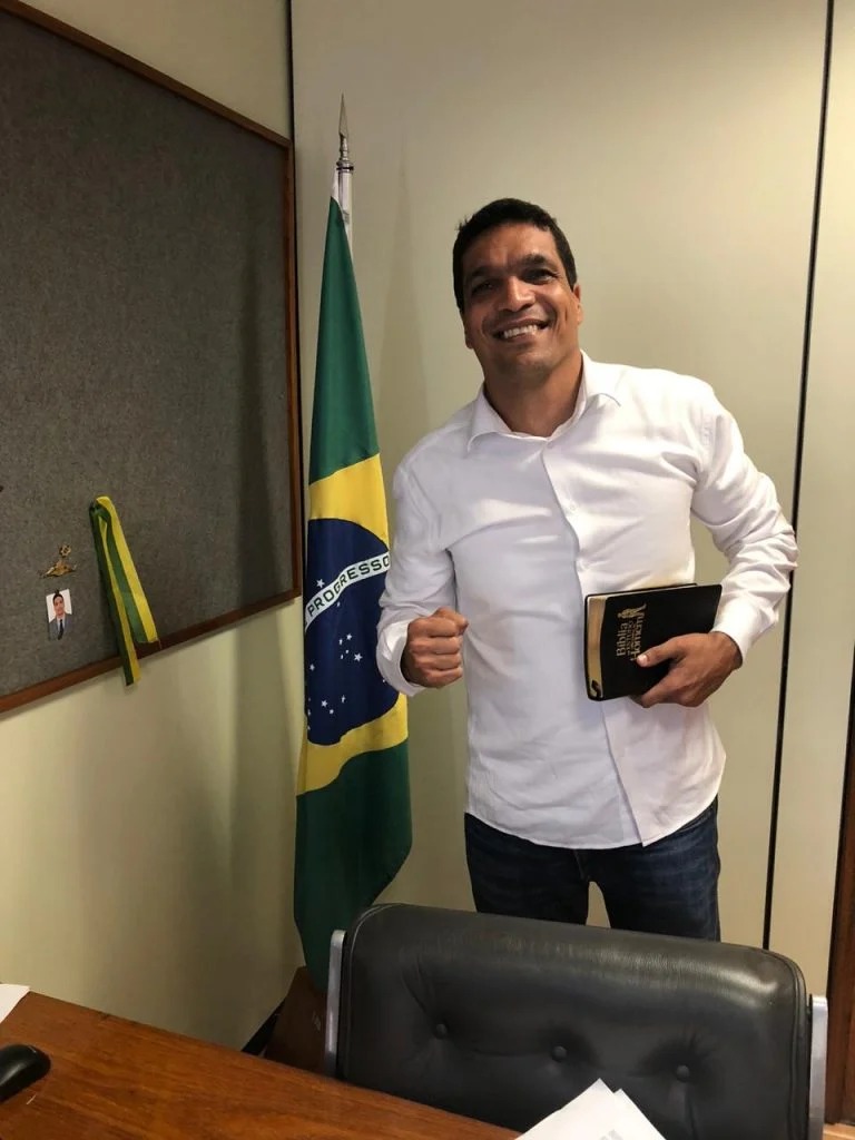 Ex-deputado se diz candidato e esnoba Lula e Bolsonaro: “Dois fracos”
