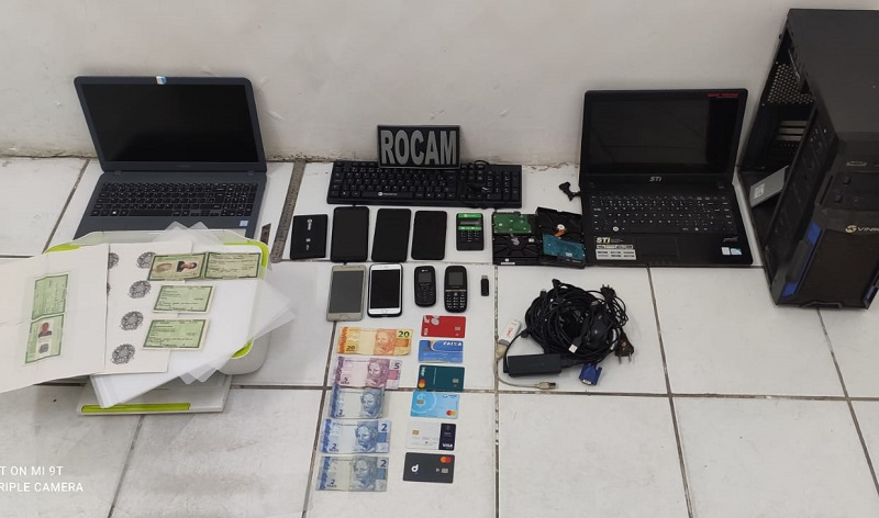 PM prende trio suspeito de estelionato em condomínio da Grande Natal