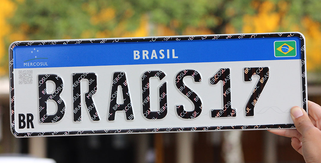 Placa Mercosul: Detrans cobram mudanças alegando fraudes e preço mais alto