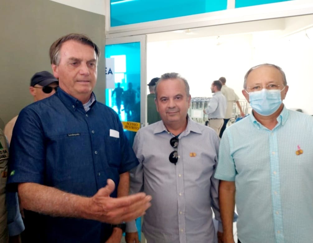 VÍDEO: Bolsonaro chega a Mossoró com Rogério Marinho para liberar R$ 38 milhões para Oiticica