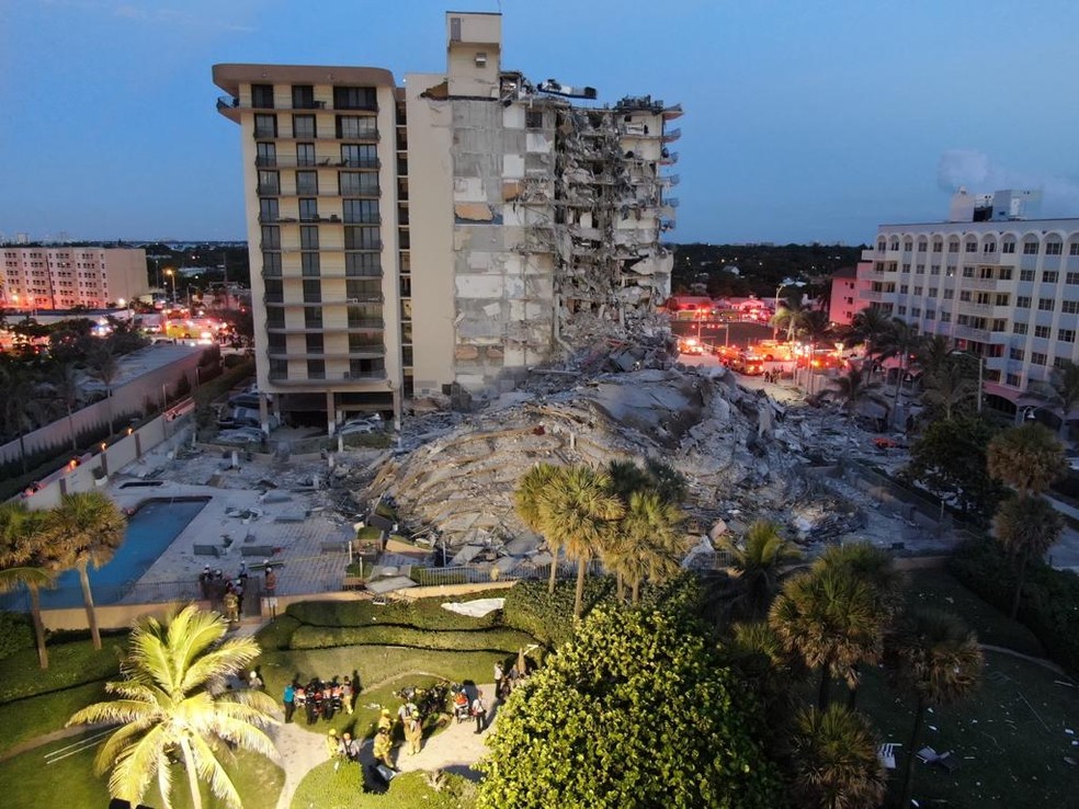 Prédio com vista para o mar desmorona parcialmente em Miami Beach; veja fotos e vídeo