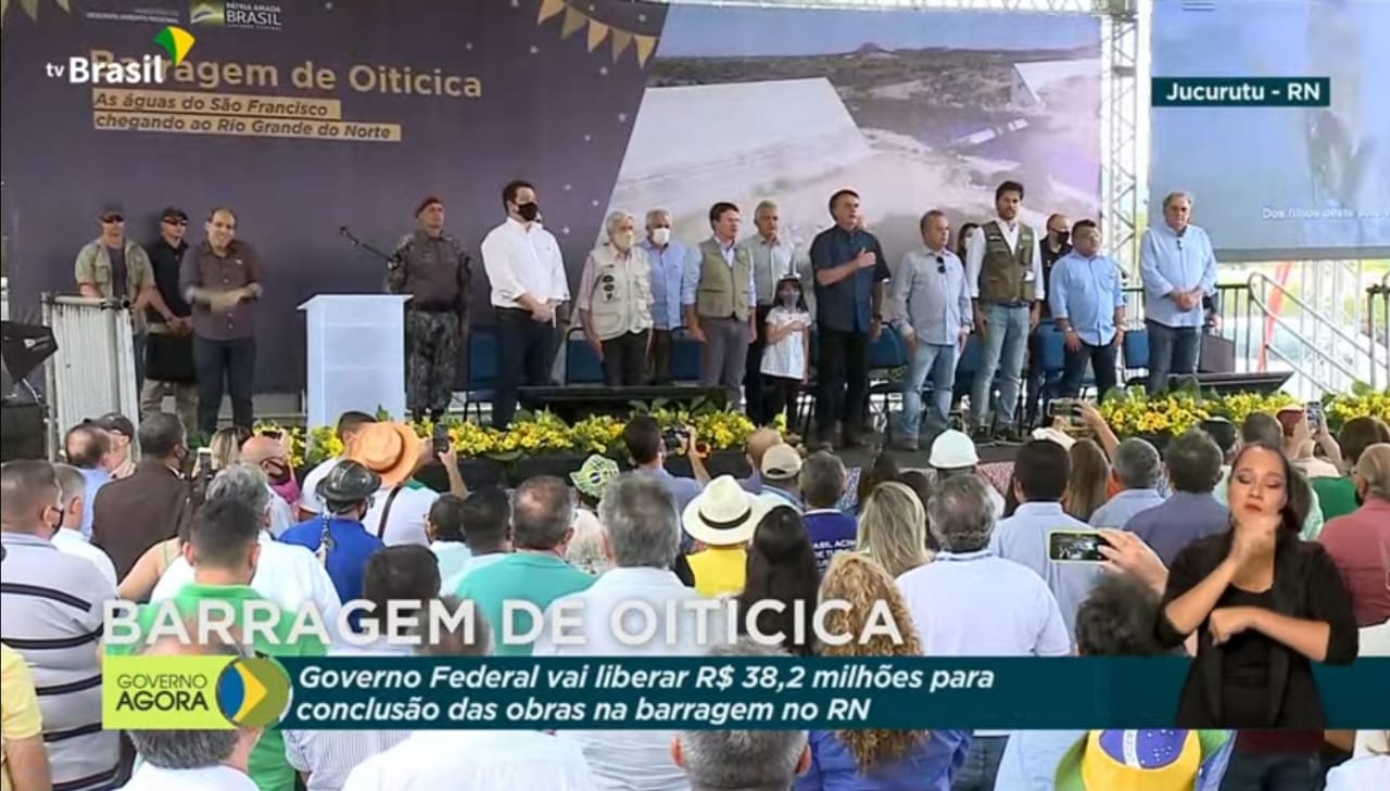 (AO VIVO) Bolsonaro libera R$ 38 milhões para Oiticica; assista