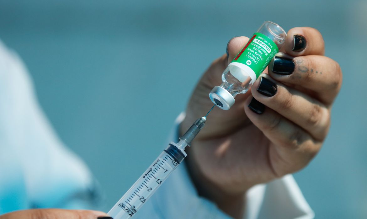 São Gonçalo retoma vacinação para pessoas sem comorbidades acima de 40 anos