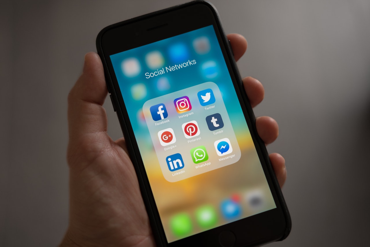 Vazamento teria exposto dados pessoais de 700 milhões de perfis em rede social