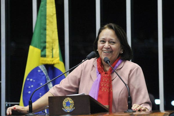 Jean Wyllys: “Que destaque foi dado pela imprensa ao fato de Fátima Bezerra ser lésbica?”