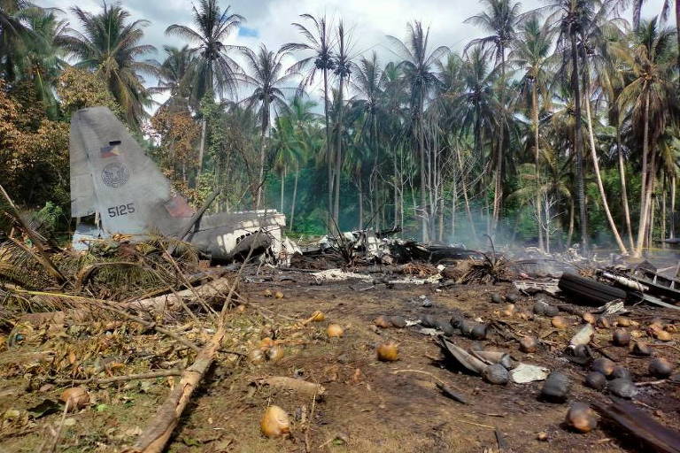 Avião militar cai com 92 pessoas a bordo nas Filipinas