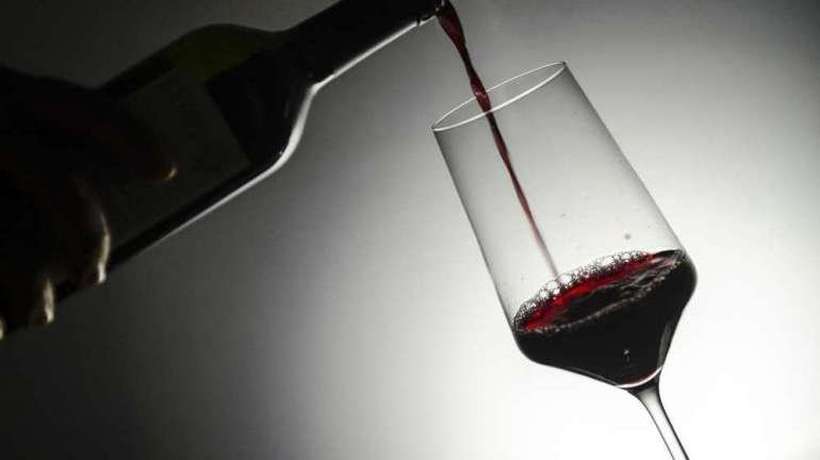 Onze pessoas morrem depois de beber vinho durante funeral