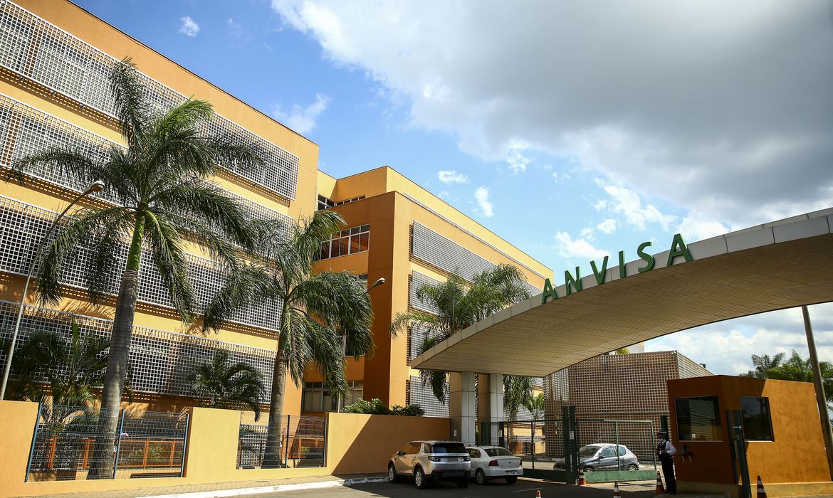 Anvisa propõe suspender vacinação de grávidas com dois imunizantes; saiba quais
