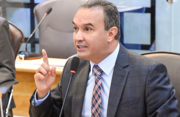 Deputado ajuíza mandado de segurança para Assembleia instalar CPI da Covid no RN