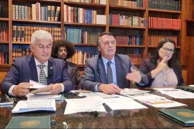 VÍDEO: Bolsonaro diz que não vai responder CPI sobre caso Covaxin: "Caguei"